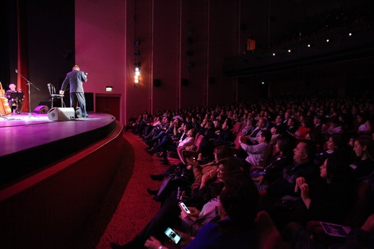 Bernard Sauvat Au Casino Du Liban
